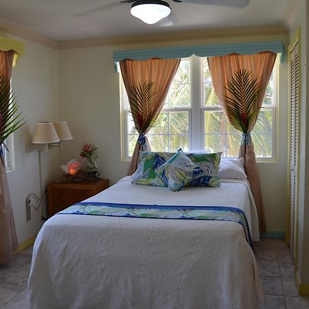 Graham'S Place Guanaja ภายนอก รูปภาพ